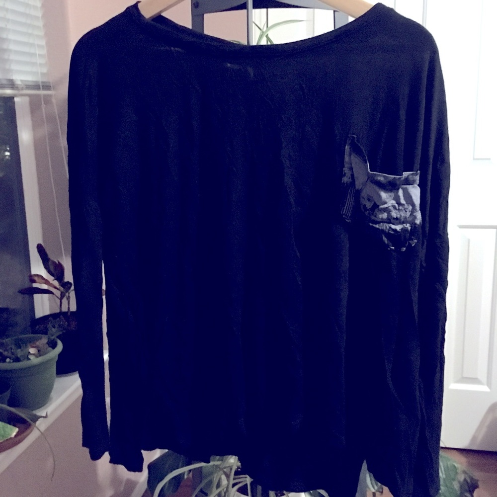 Black long sleeve flowy top
